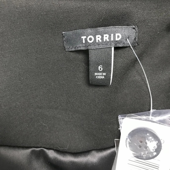 Torrid Single Button Black Blazer - New! - Size 30 (6) - Picture 5 of 5